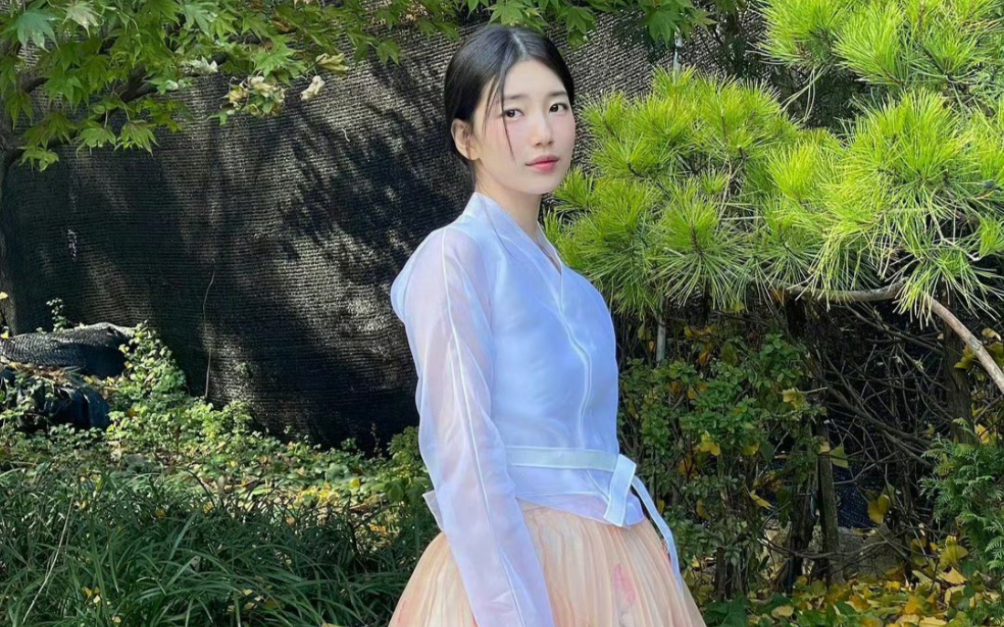 裴秀智穿韩服美得好不真实啊….01