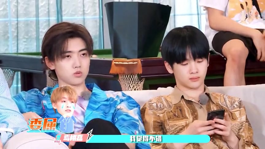 何洛洛迟到扣工资想揍人!翟潇闻撸猫依依不舍