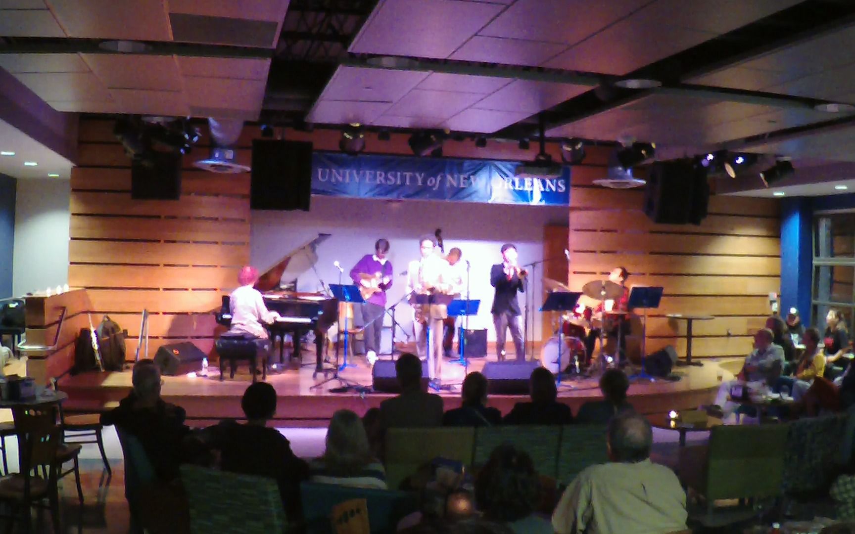 [图]Lynne Arriale in University of New Orleans Jazz The Sandbar Part5