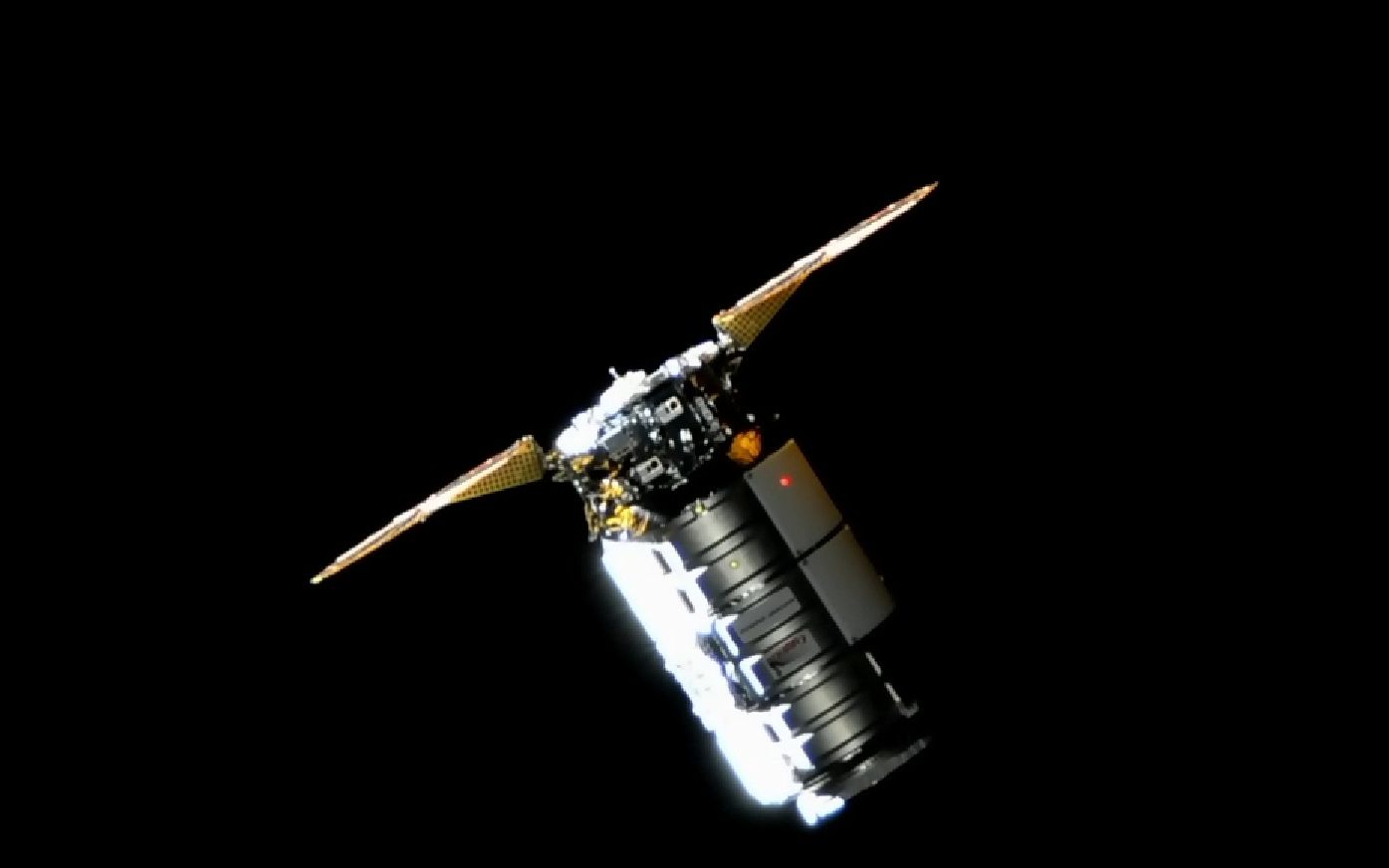 天鹅座货运飞船(crs-13)被国际空间站捕获_哔哩哔哩 (゜-゜)つロ 干杯