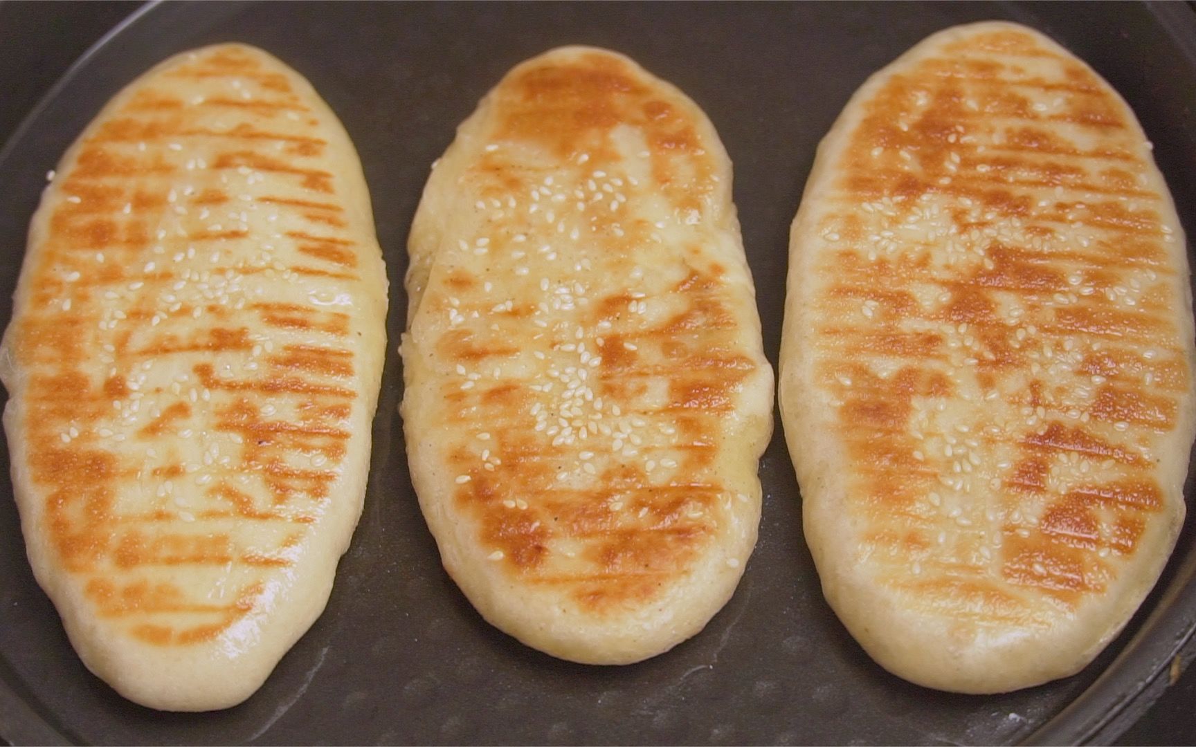 这样做的椒盐油酥火烧超好吃,松软咸香,做法简单,孩子们超喜欢