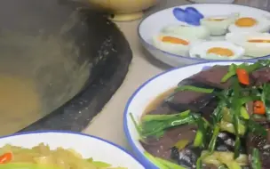 Descargar video: 你要是吃腻了外面的大鱼大肉，那就来我们河南尝尝我们的粗茶淡饭…