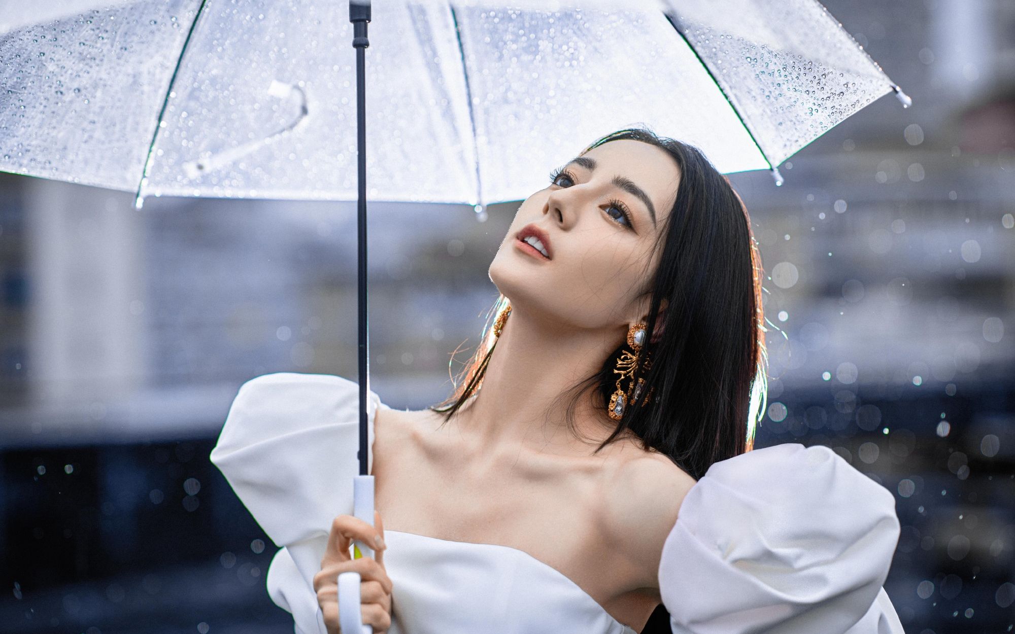 分享今天阿迪活动现场新鲜的热巴!这大概就是心动的感觉吧迪丽热巴