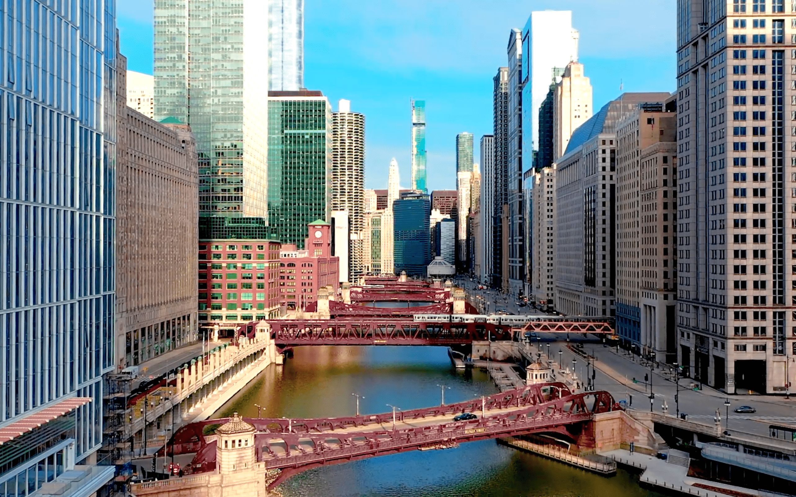 无人机航拍风城的夕阳疫情下的芝加哥