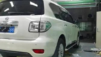日产途乐大水牛，我站在身边都觉得自己好渺小，途乐电动尾门加四门电吸效果展示，欢迎日产车主咨询下单，明天可以上门安装。
