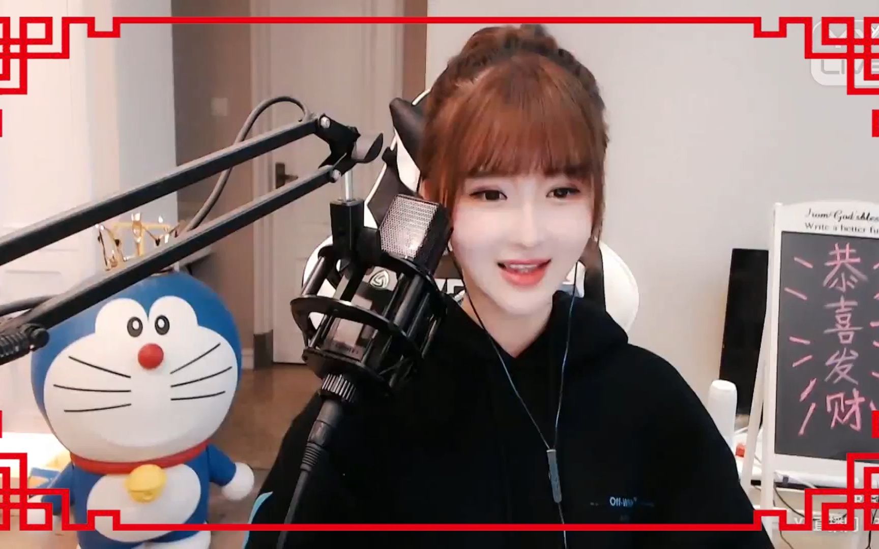 美女主播苏姗姗舞蹈《羞答答的玫瑰静悄悄地开》舞姿优美,人美舞美!