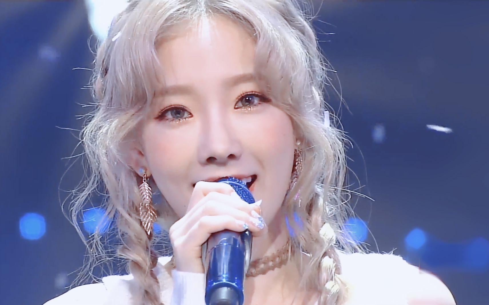 全球出圈神级solo金发娃娃的开始灵魂歌者泰妍taeyeoni混剪