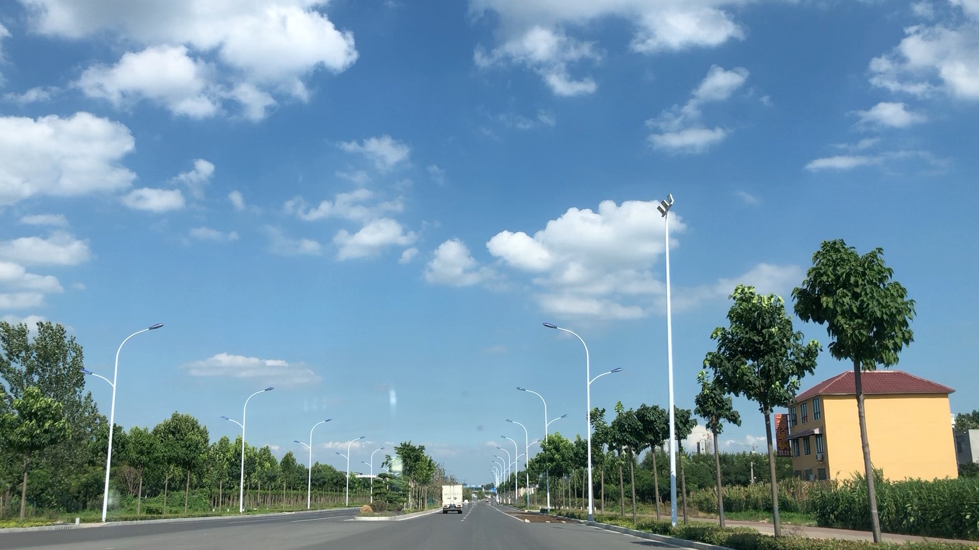 蓝天白云晴空万里