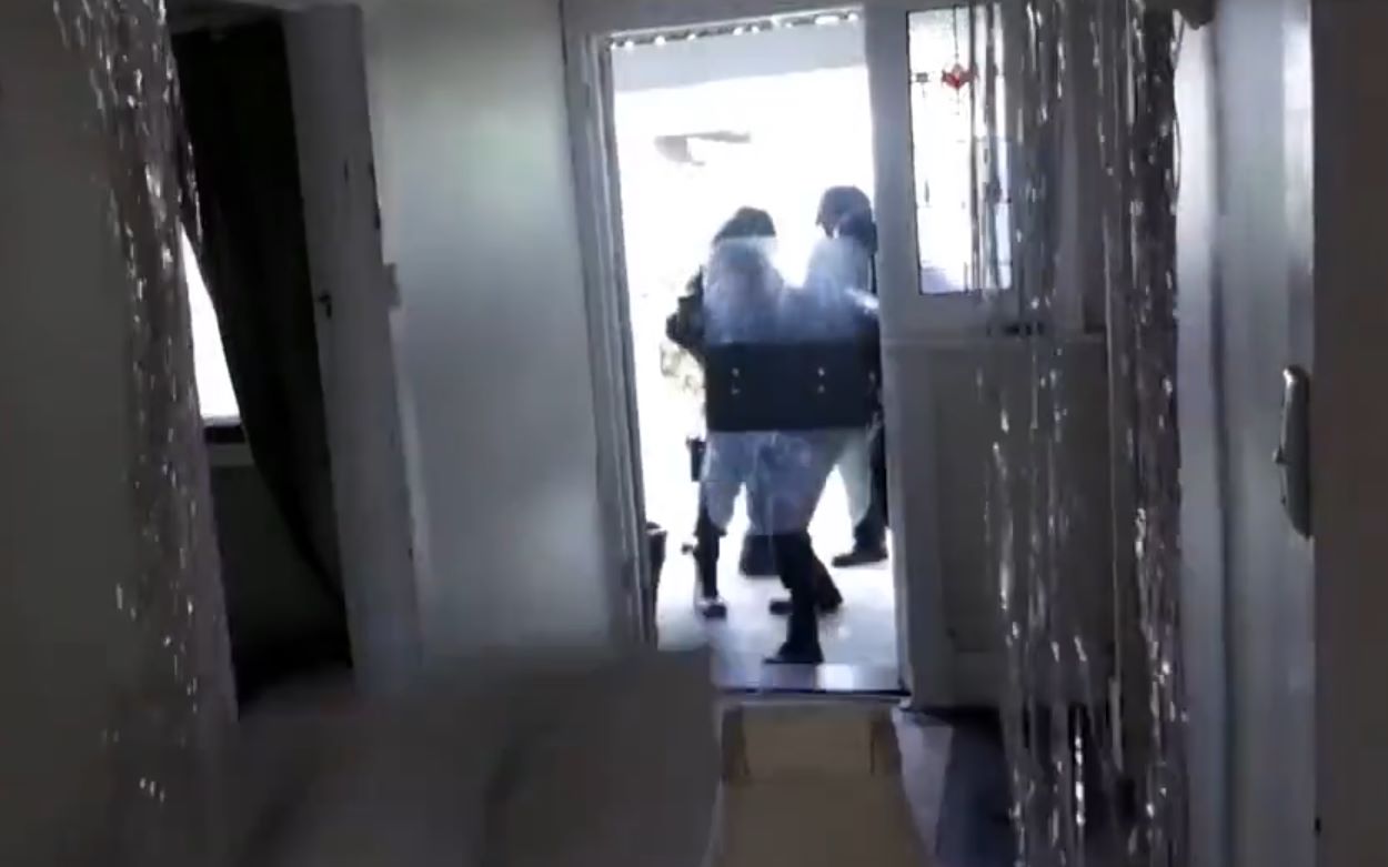 我看素质咖喱视频,居然被fbi查房?