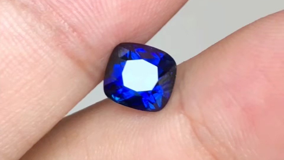 兰卡无烧皇家蓝蓝宝石2.65克拉