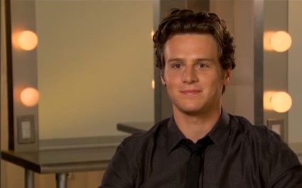 [图]Glee最终季listen to your heart Jonathan Groff