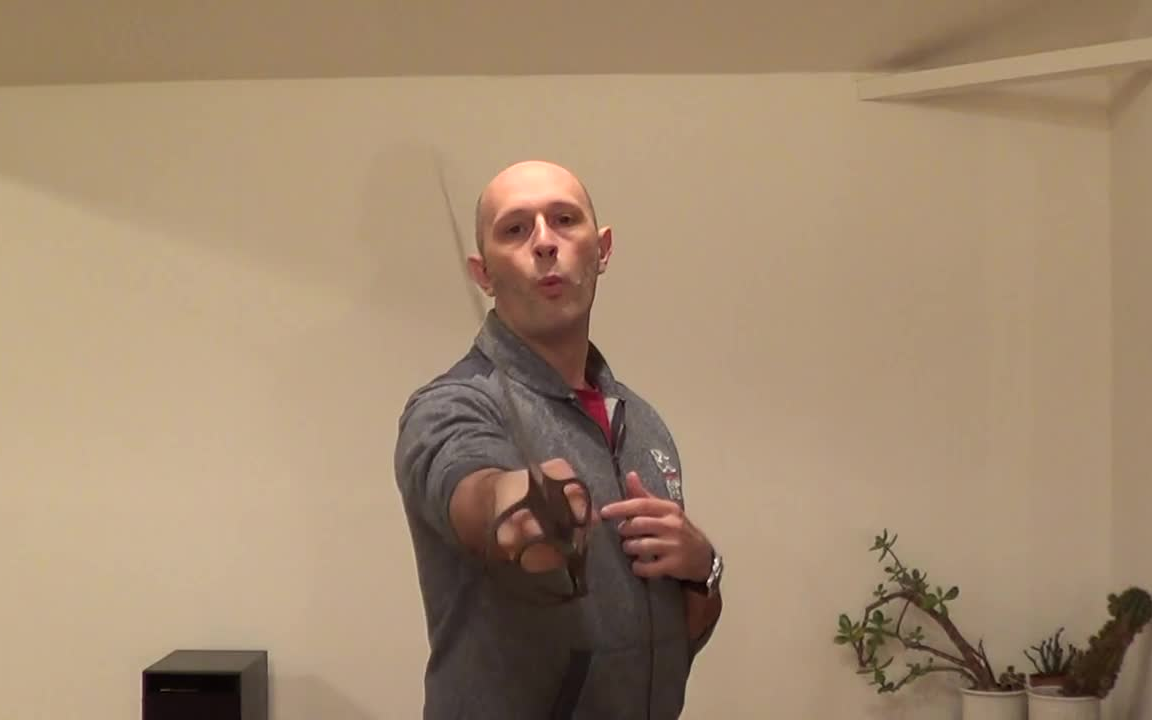 光头教你用妖妖三道杠练习单手剑