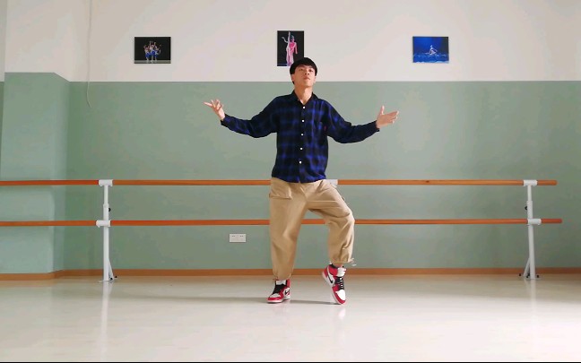 「这!就是街舞」animation个人风格舞蹈,做自己的的"制杖"机器人