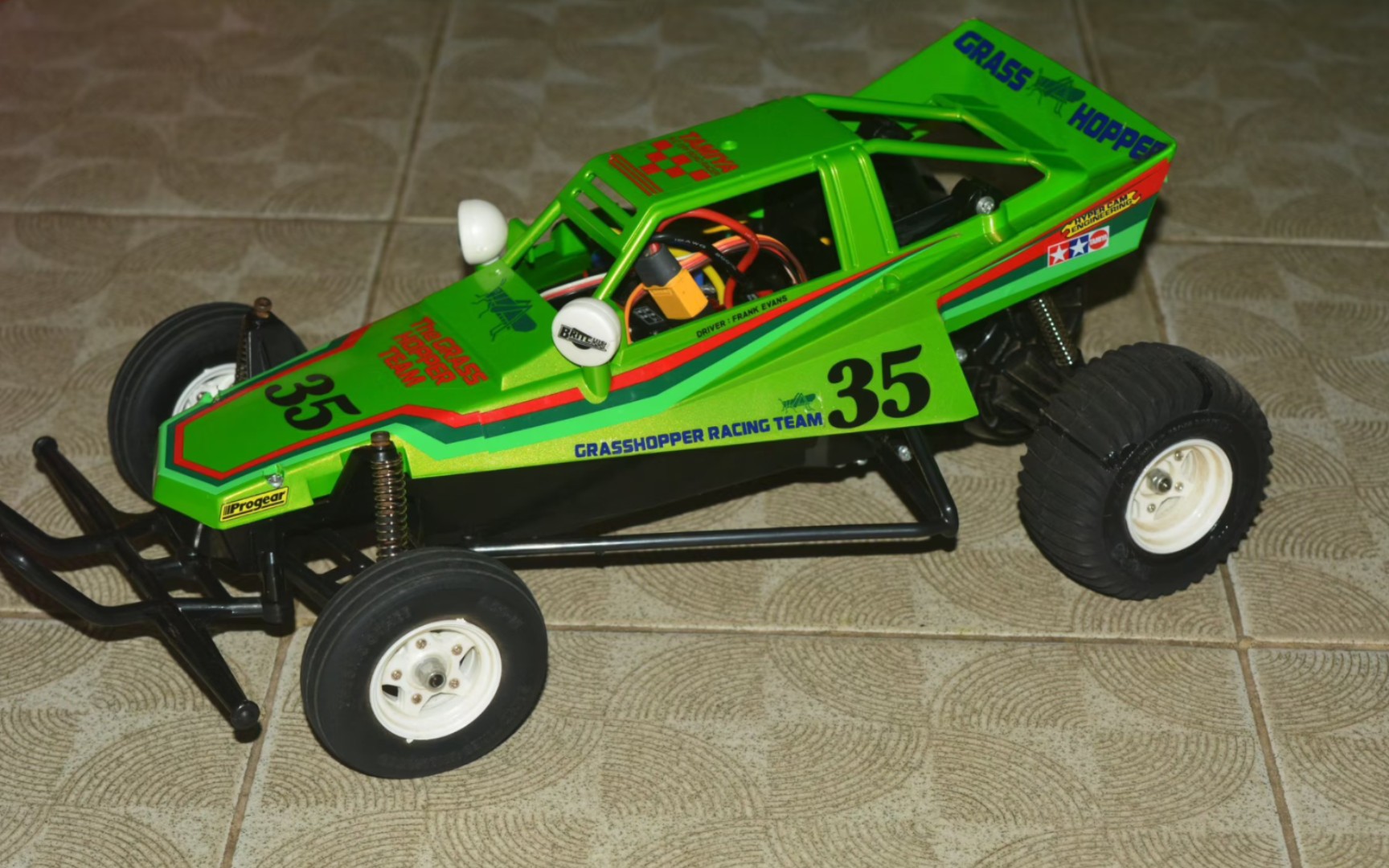 【田宫rc】复古电越草蜢操场越野,第一弹