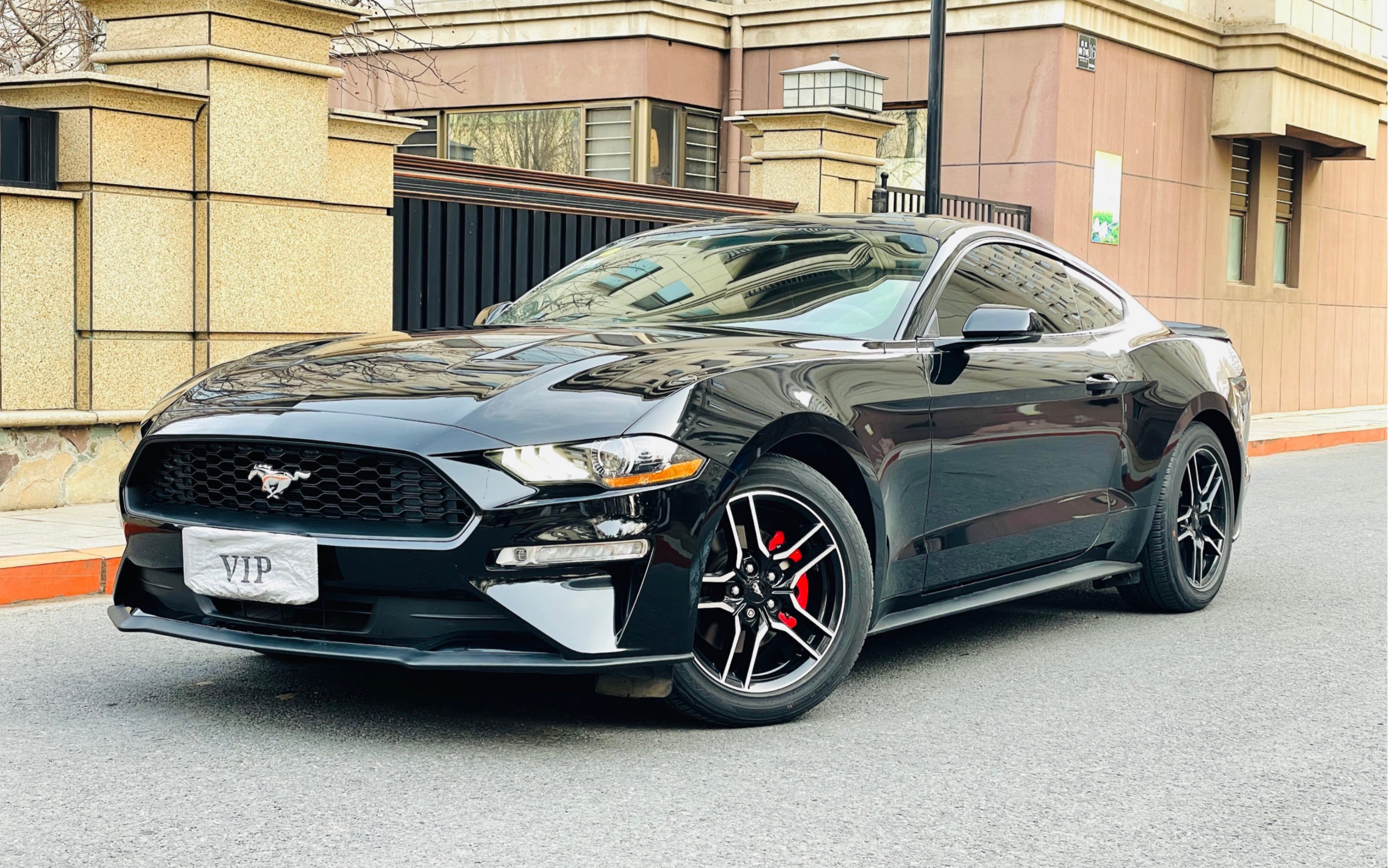 福特 mustang 2018款 野马 2.3t 自动 硬顶 p版(加版)