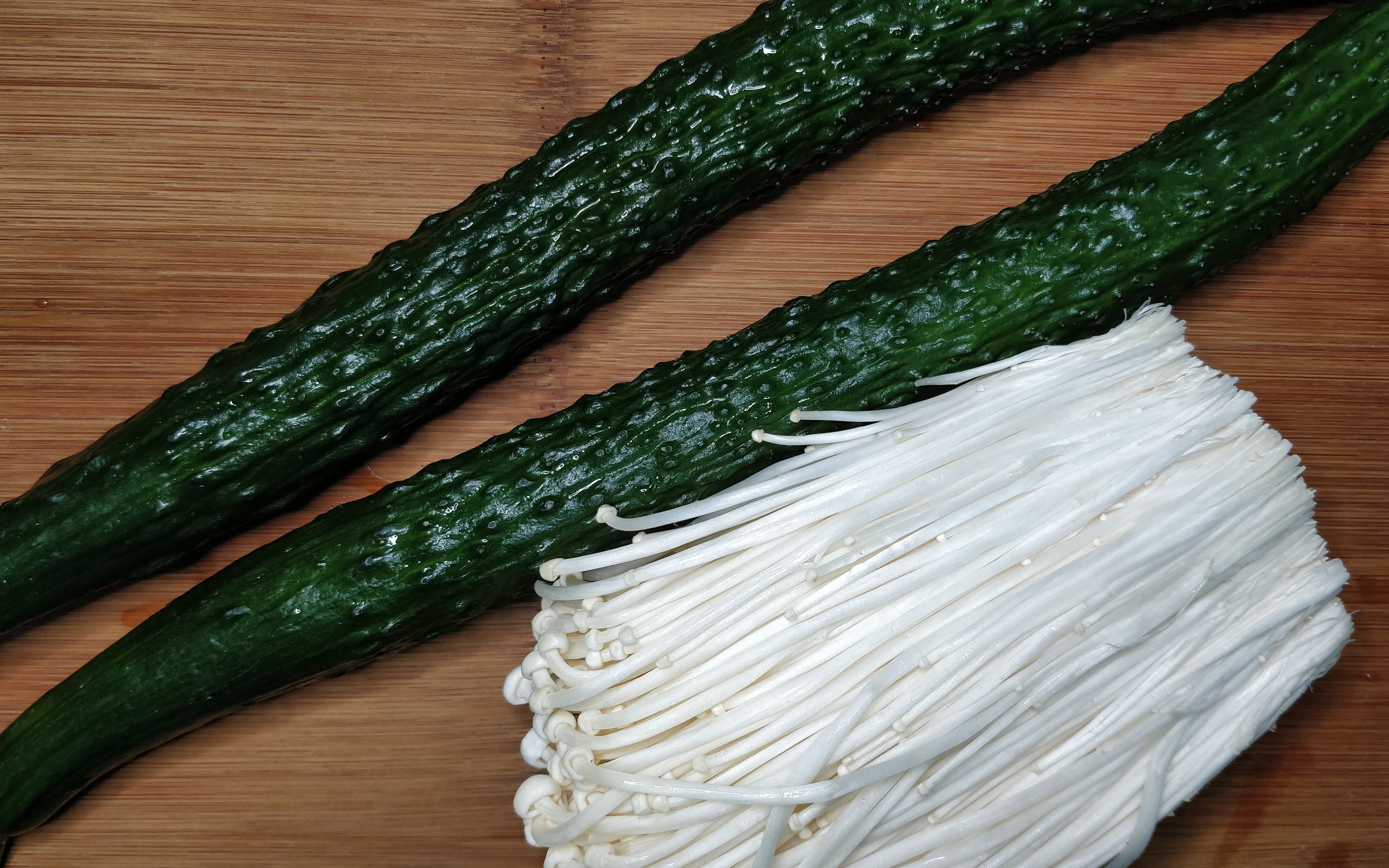 浮生2根黄瓜1把金针菇不用炒简单一做比大鱼大肉还好吃