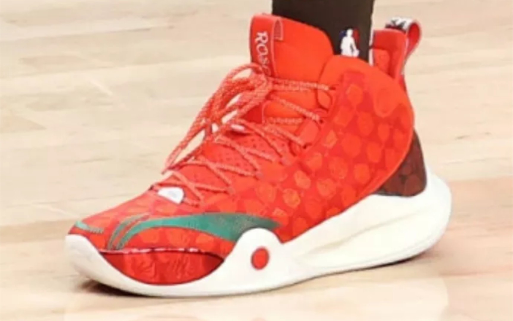 李宁cj麦科勒姆签名鞋一代高清大图曝光