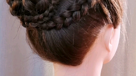 戴皇冠公主发型扎法图片