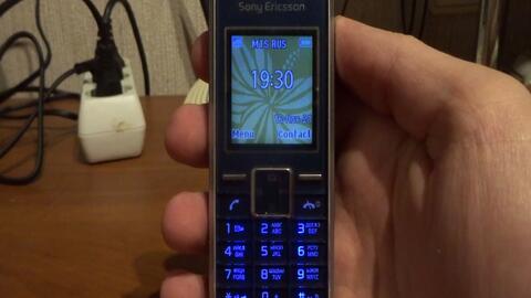 Sony Ericsson W880i in 2020: boot animation, menu, incoming call