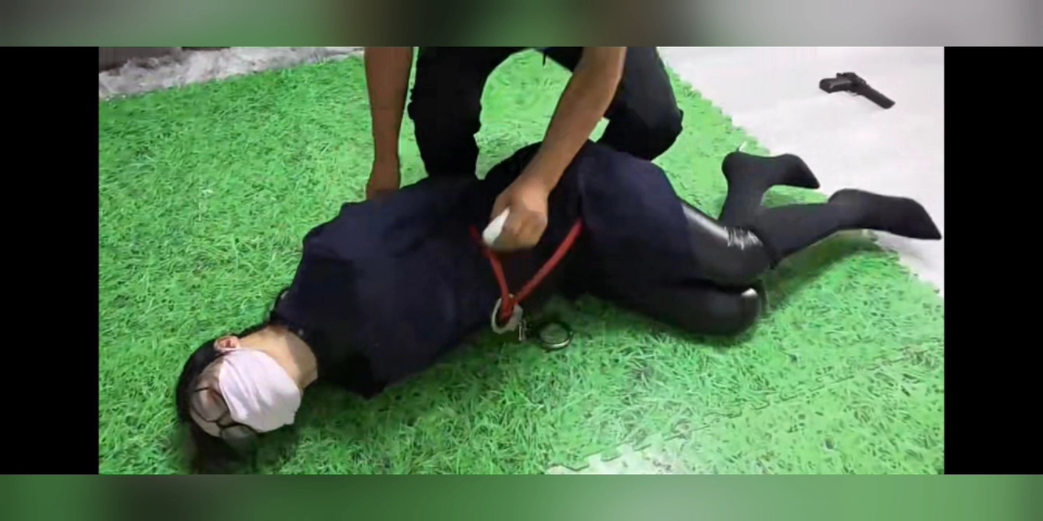 长靴空姐被迷晕靴片