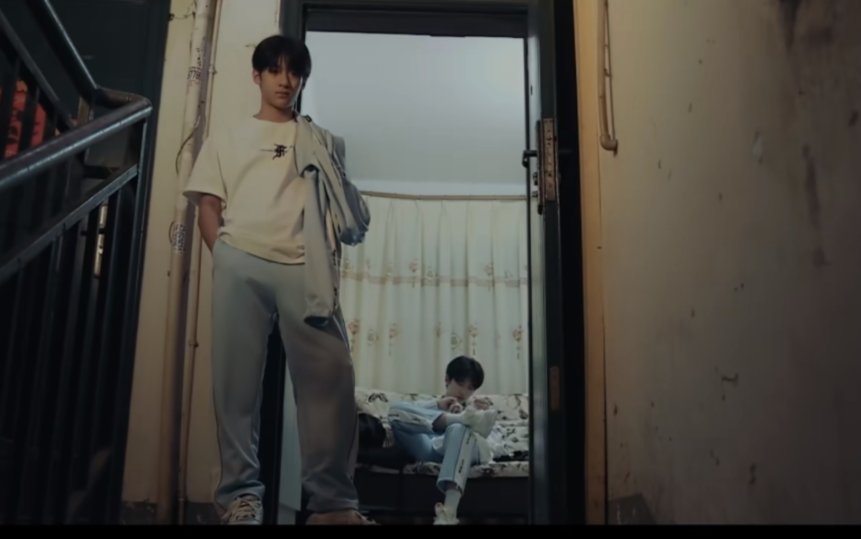 【豪涵无际】因为在镜头前展示壁纸是别人所以吃醋了要哄是吧