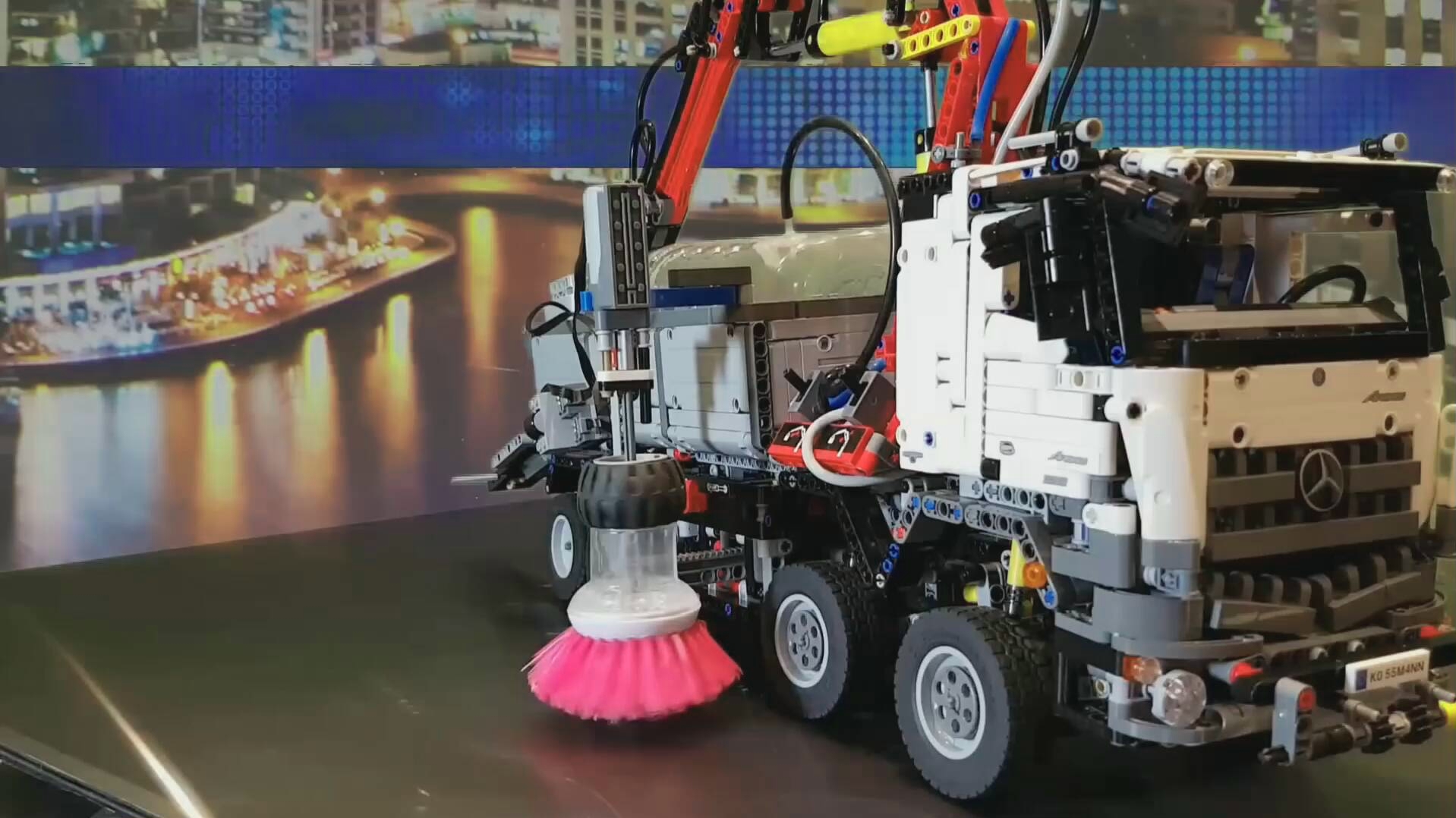 【乐高】改装清洁车乐高科技组42043梅赛德斯 - 奔驰arocs 3245 mod