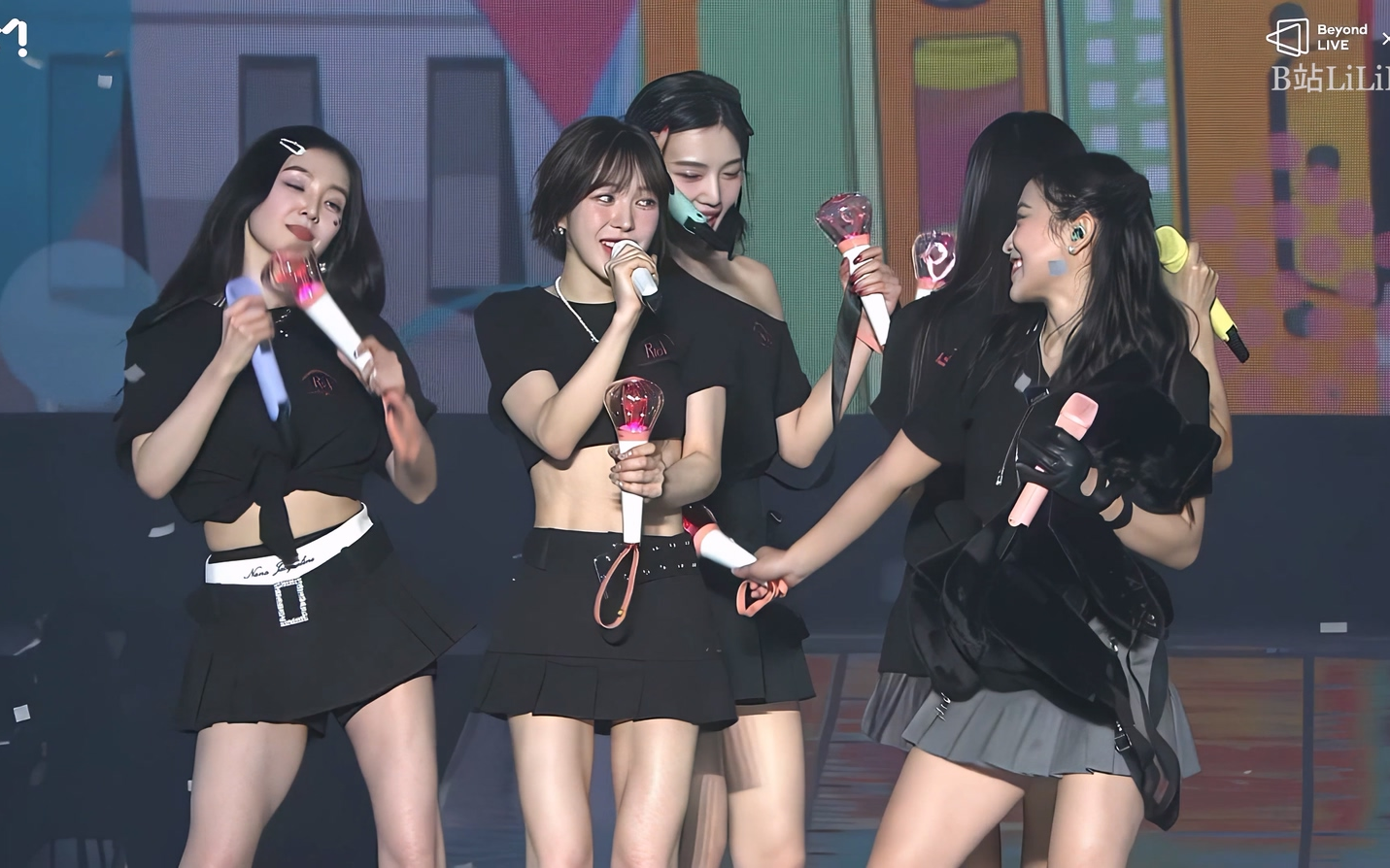 [图]【4K 舞台】Red Velvet《 My Dear 》4th Concert : R to V 20230402