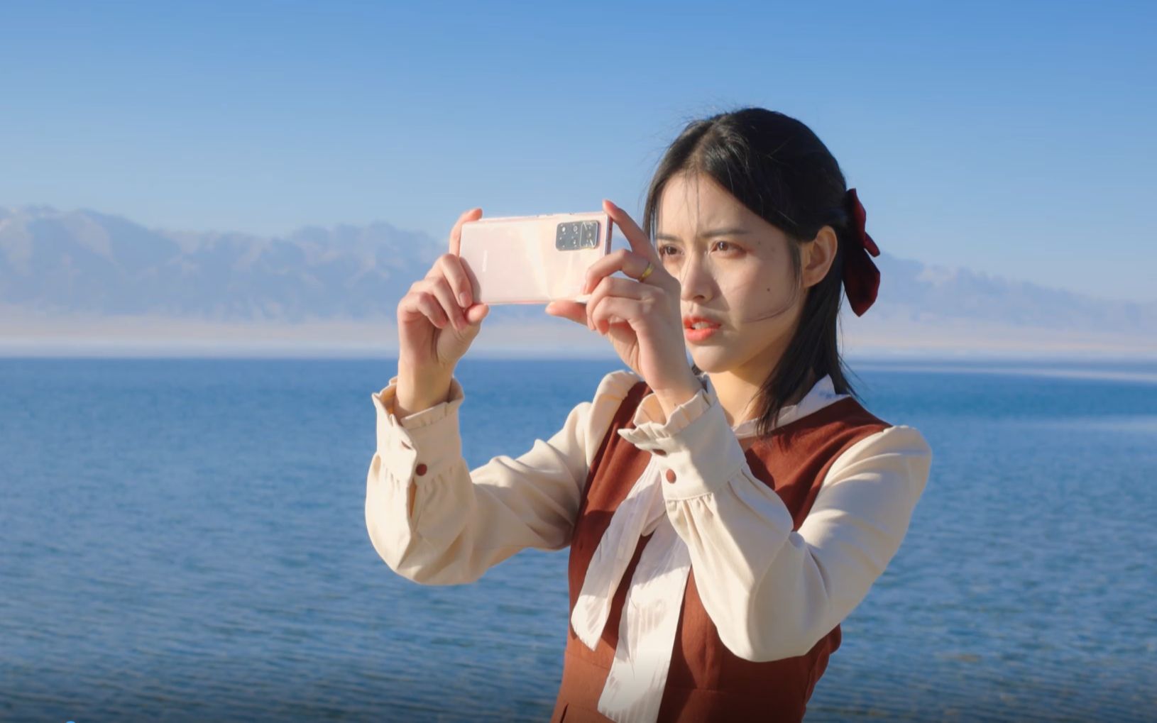 荣耀v40:探寻赛里木湖不一样的春天