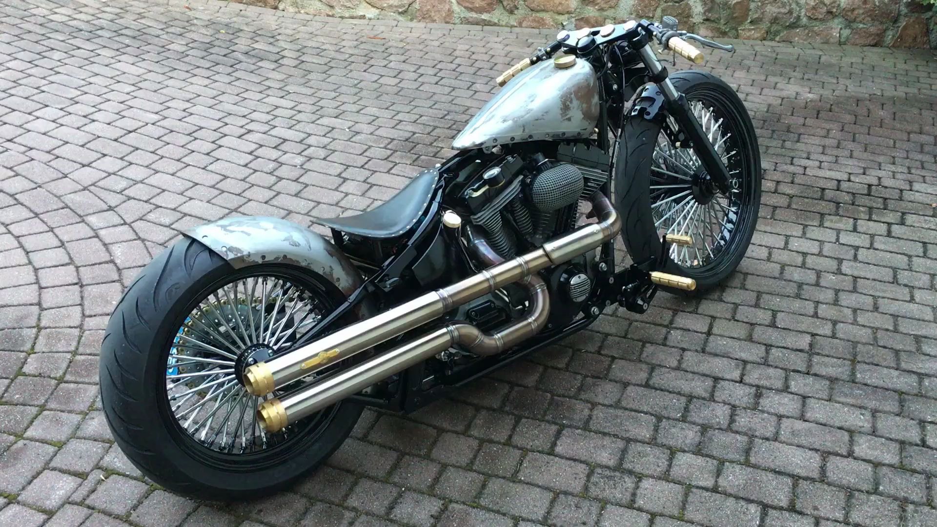 哈雷戴维森 漂亮的软尾改装车_哔哩哔哩_bilibili