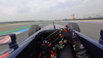 Download Video: 第一视角驾驶Toro Rosso V10 F1赛车 在荷兰阿森赛道