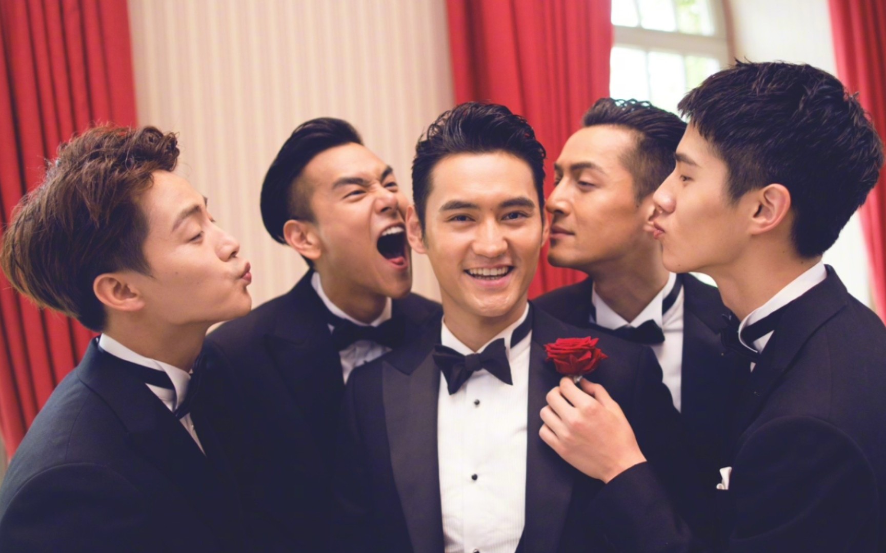 "还记得当年火爆全网的宇宙最帅伴郎团吗,再也找不到更高规格的伴郎团