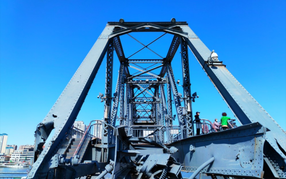 中国和朝鲜交界处,辽宁省丹东市,鸭绿江断桥