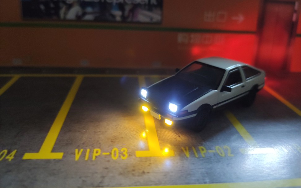 1:64ae86加大灯雾灯尾灯,可手机充电器充电