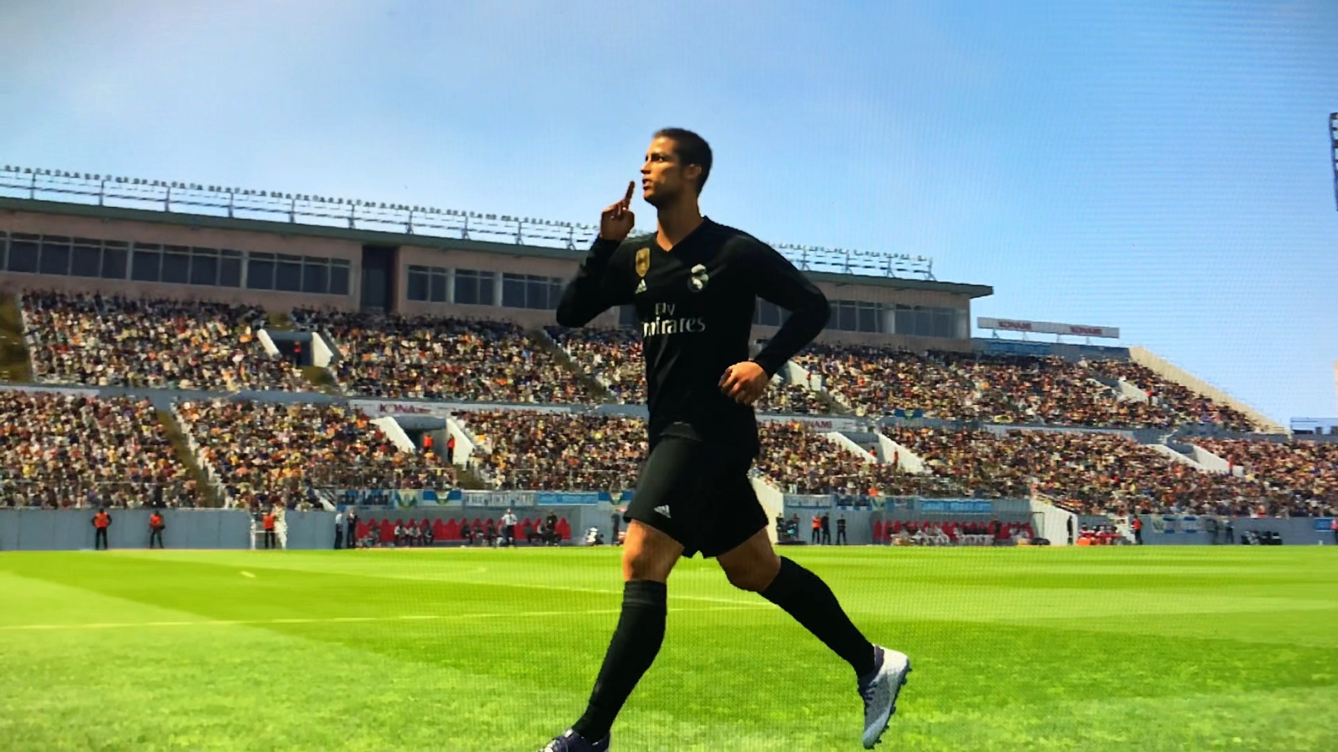 c罗任意球击穿门将心里防线