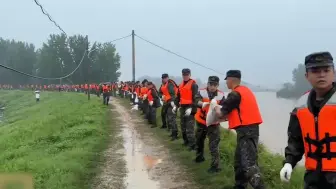 Download Video: 直击河南社旗暴雨抢险：降雨量超700毫米 当地已转移群众1万余人