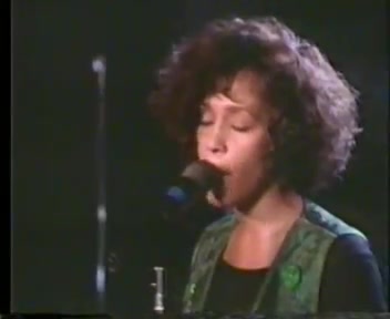 [图]【惊人的彩排现场】Whitney Houston - Greatest Love Of All (This Is My Life Special 1992)