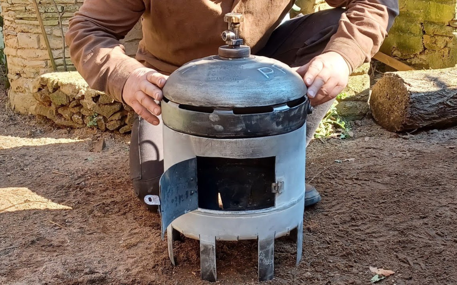 煤气瓶制作柴火灶图片