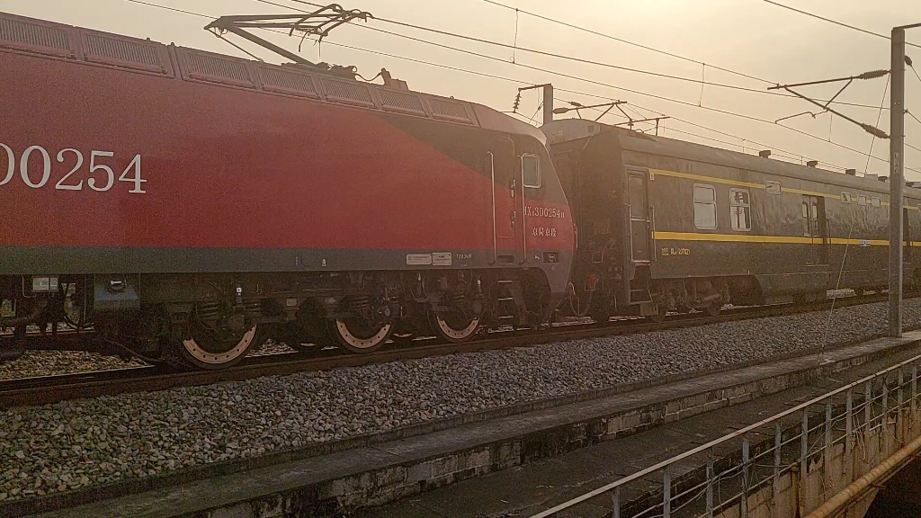 湘桂线k4850靖西—深圳东交汇柳南客专z286南宁—北京西交汇柳南客专