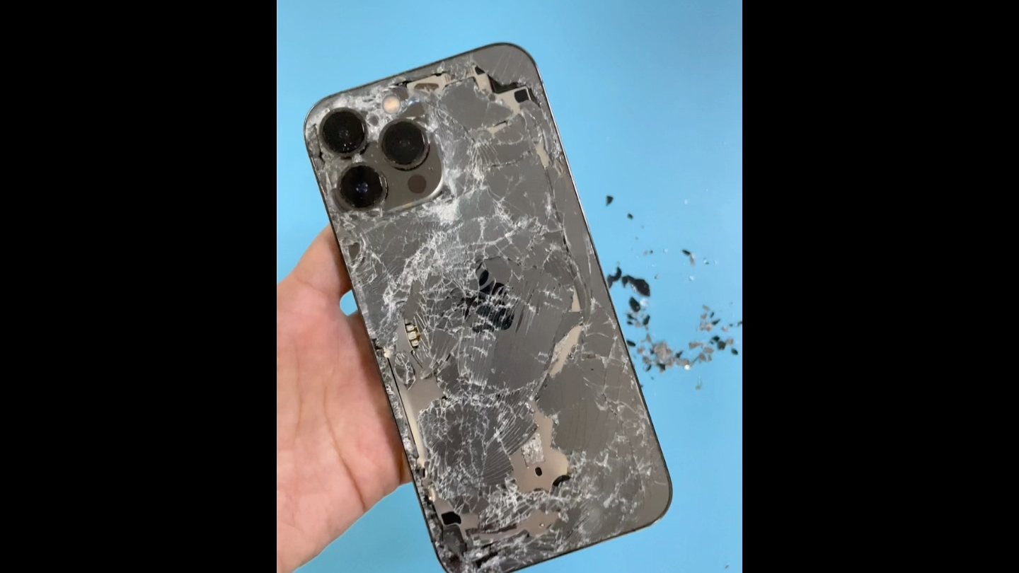 每一台摔的稀碎的手机背后都有一段悲惨的故事