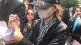 Скачать видео: Yoshiki中国上海粉丝见面会