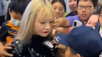 北京机器人展迷惑事件