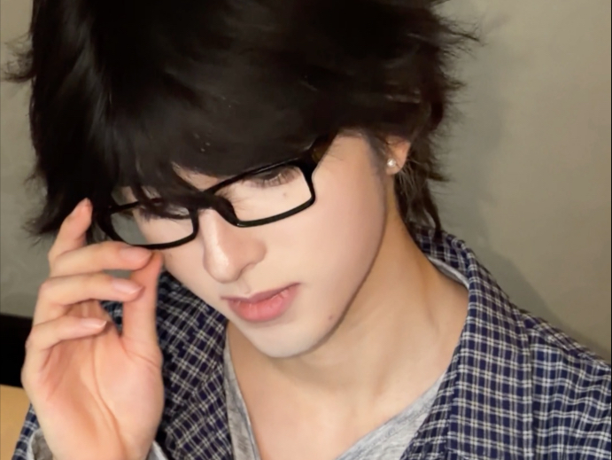 不管你是谁！！给我从小涵同学身上下来