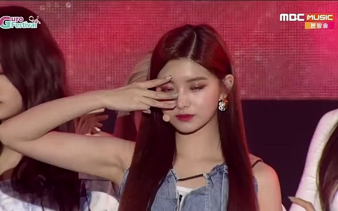 everglow最新现场,王怡人随队唱神曲!洗脑旋律绕耳再来袭