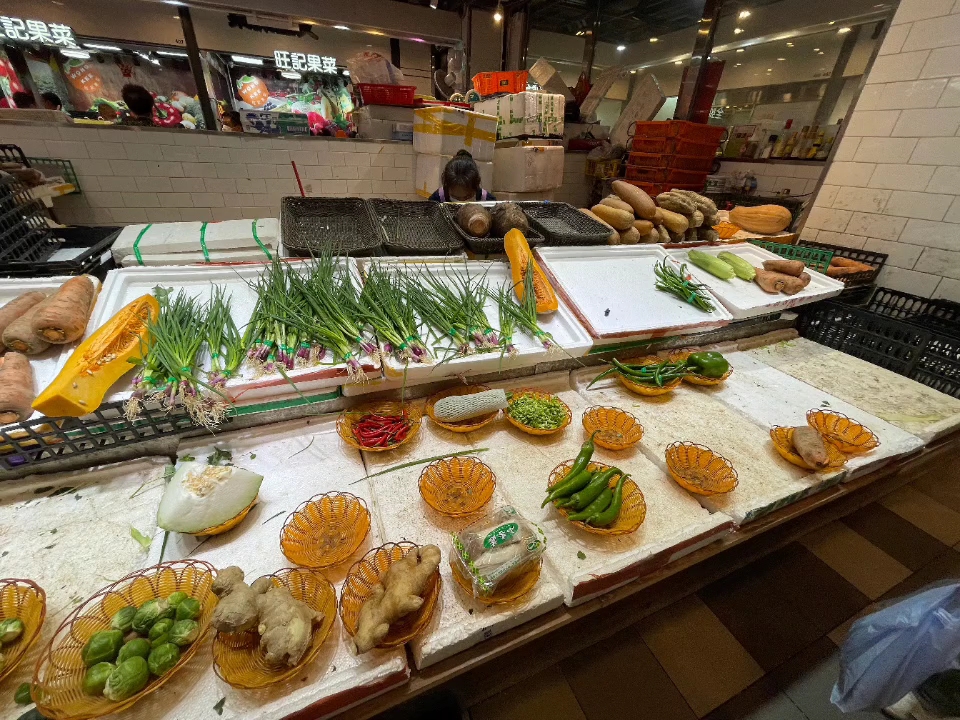 「圆规」杀到! 八号波下街市菜档加价