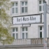 柏林有条马克思大街，街上写着打倒资本主义，关于德国的住房危机