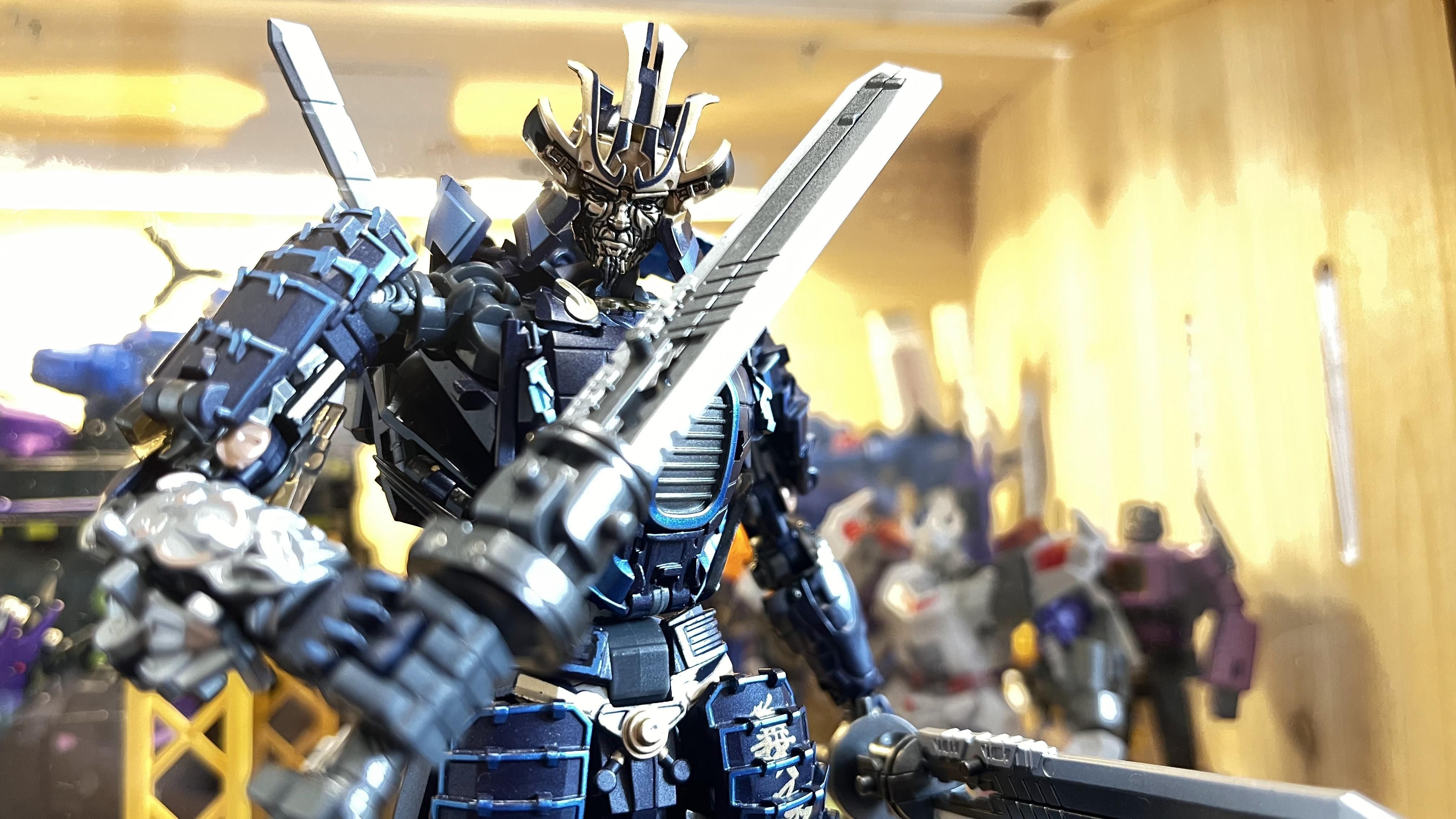 有对比才好做选择 ce05 缩小版漂移 mg 雾影暗丈 变形金刚玩具分享