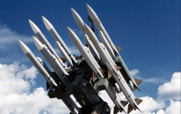 如果窜天猴横放会怎么样?地对地导弹?