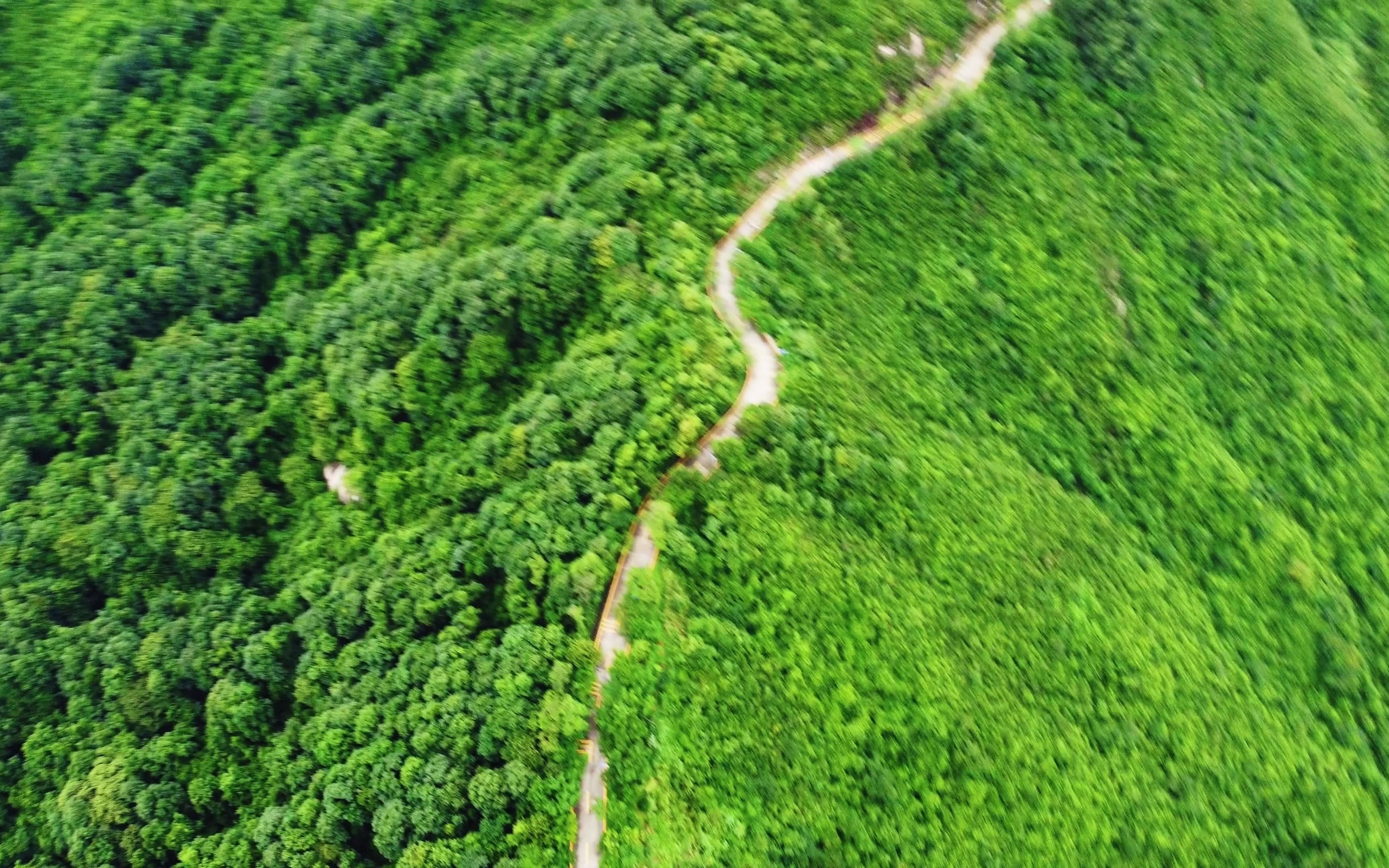 djimini2小少年飞手航拍圭峰山顶