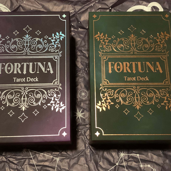 塔罗牌开箱（无牌面展示）「Fortuna Tarot」紫色版和绿色版_哔哩