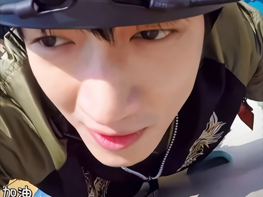 林更新|怼脸直拍,奶狗视角